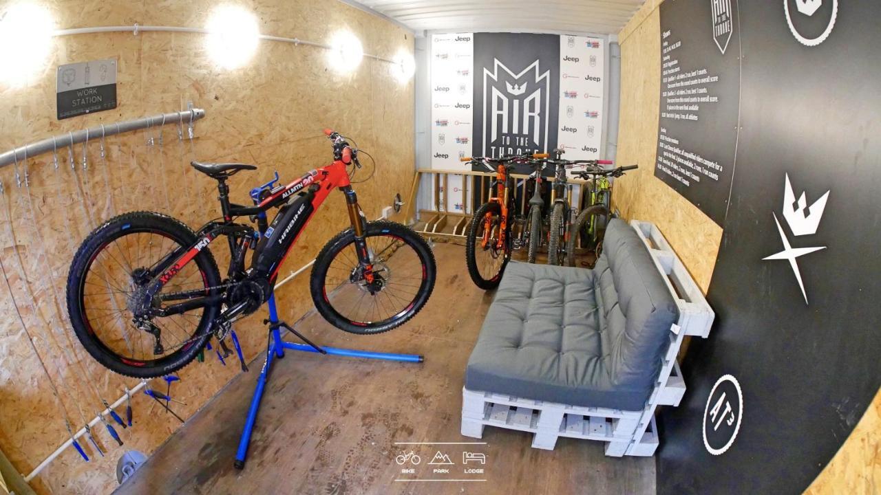 Bike Park Lodge Merthyr Tydfil Exterior photo